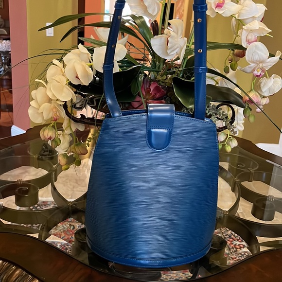 Louis Vuitton Epi Cluny Women's Shoulder Bag Toledo Blue - Excellent Condition - Picture 8 of 17